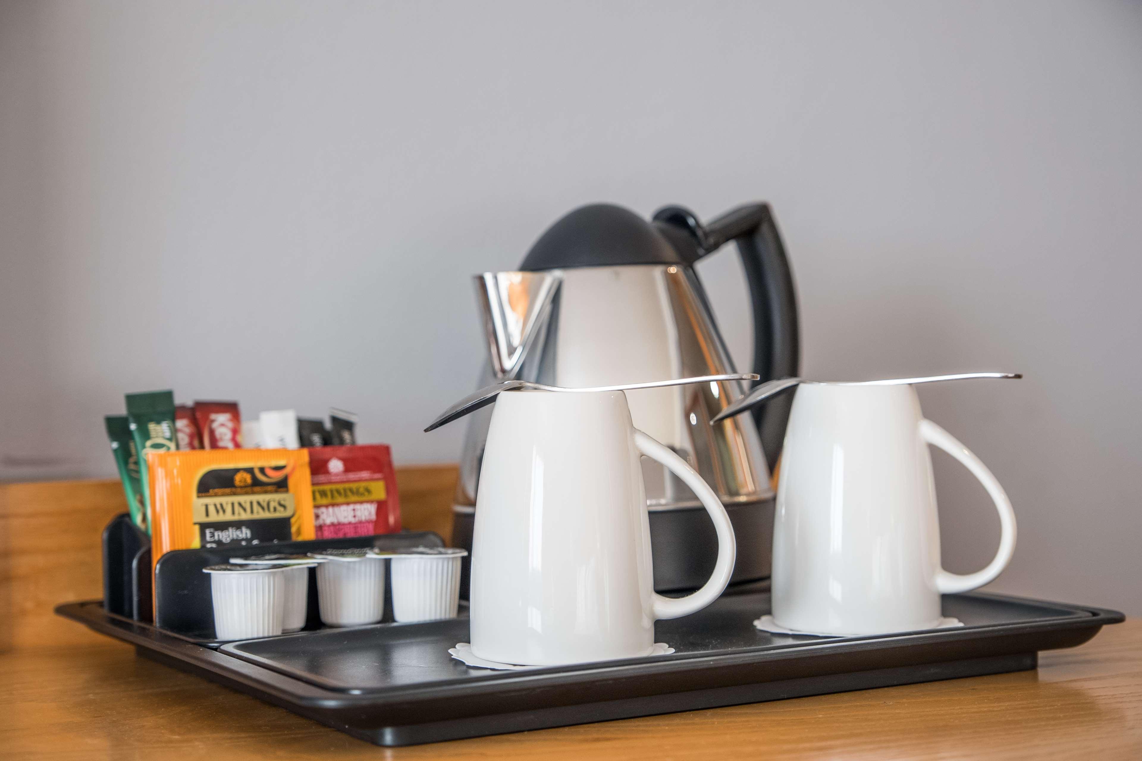Doubletree By Hilton Swindon Hotel Ngoại thất bức ảnh