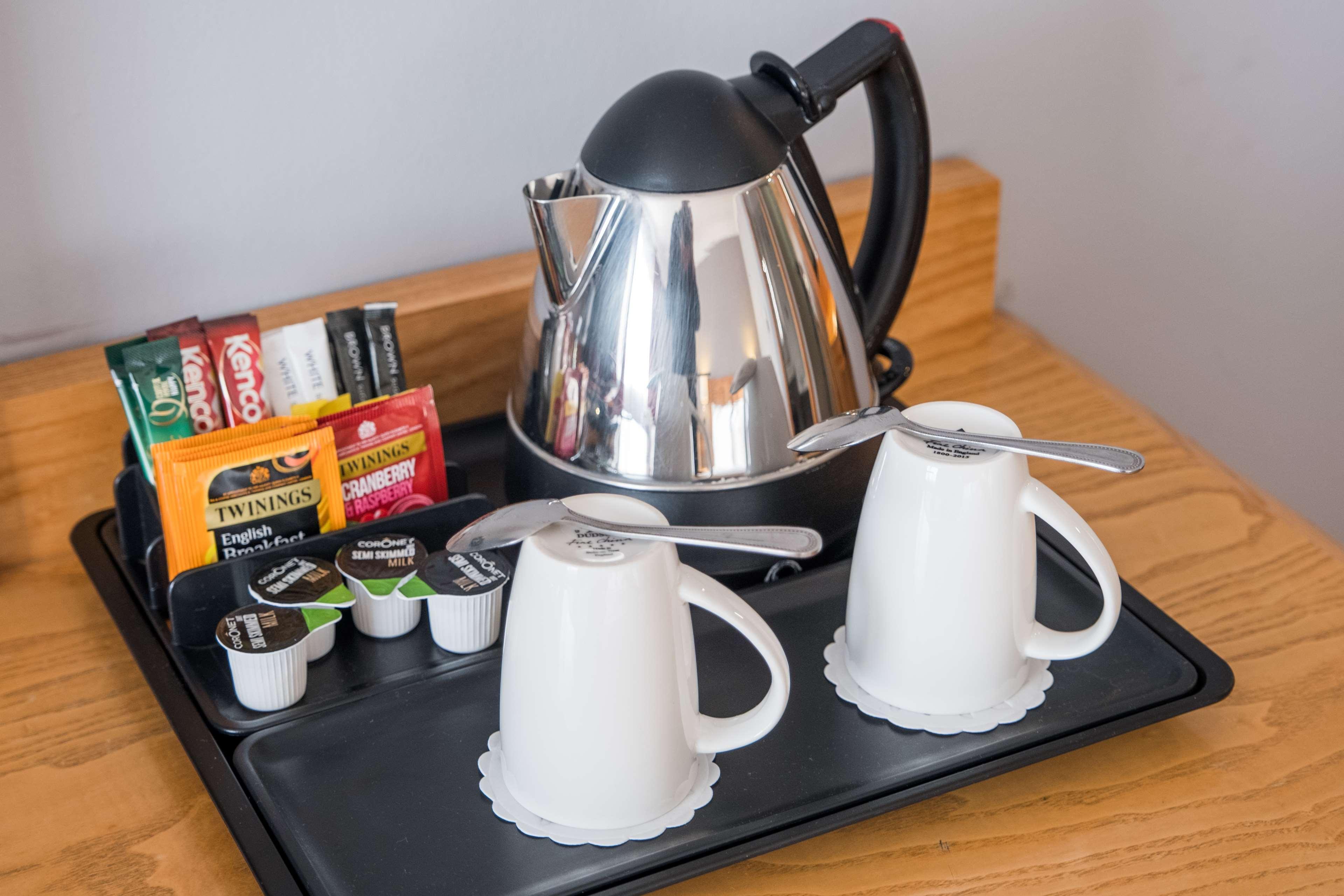 Doubletree By Hilton Swindon Hotel Ngoại thất bức ảnh