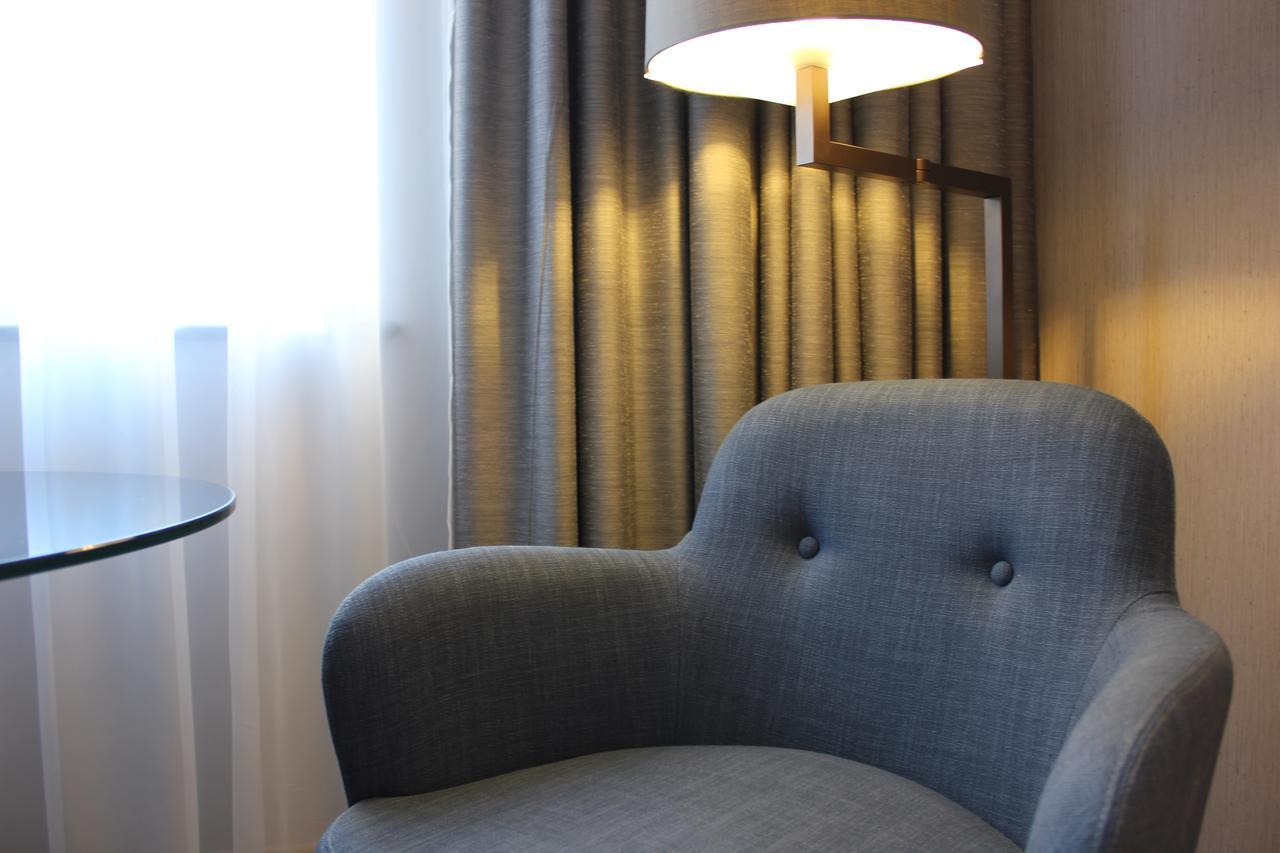 Doubletree By Hilton Swindon Hotel Ngoại thất bức ảnh