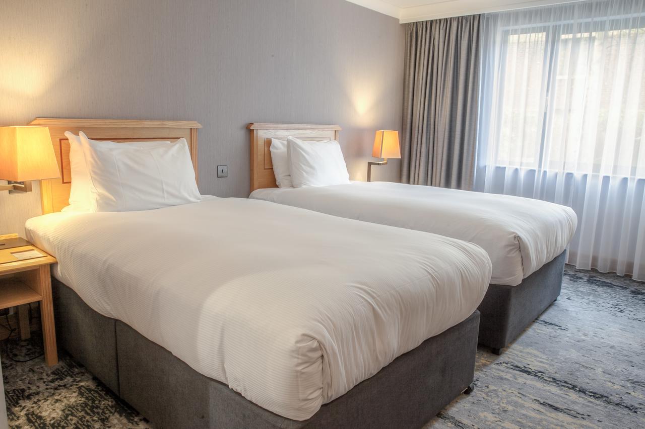 Doubletree By Hilton Swindon Hotel Ngoại thất bức ảnh